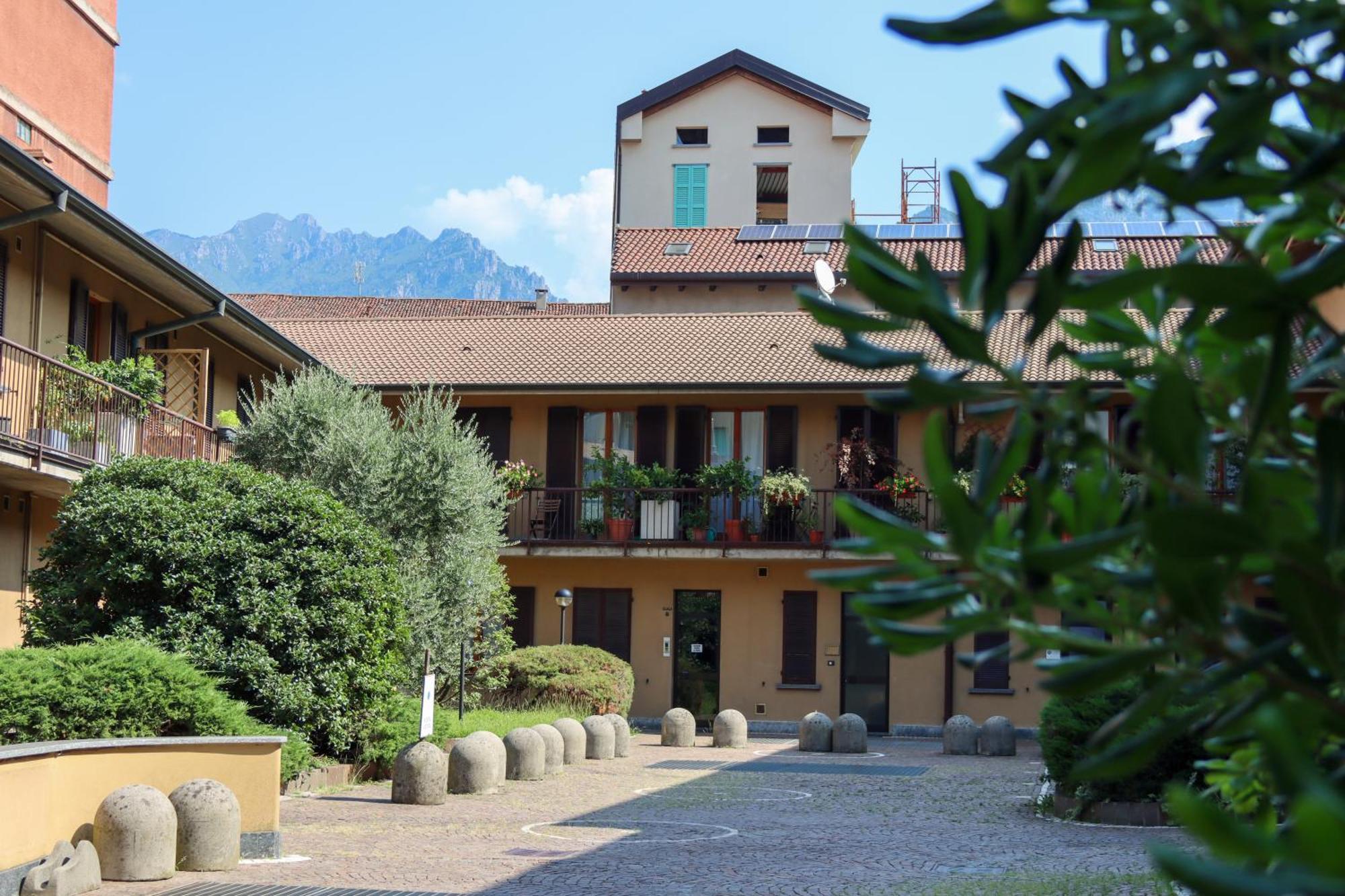 Appartamento Casa Ardo Wifi & Free Parking In Lecco Center Esterno foto
