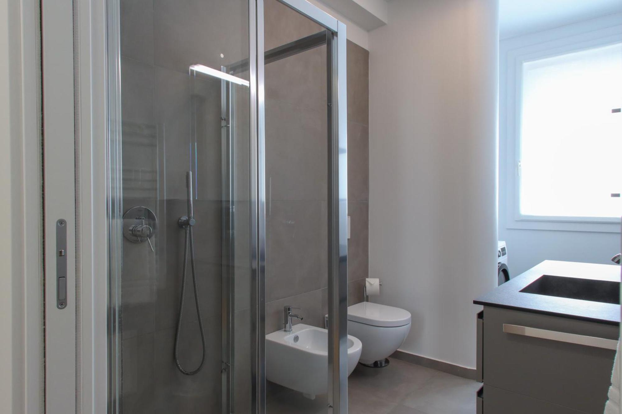Appartamento Casa Ardo Wifi & Free Parking In Lecco Center Esterno foto